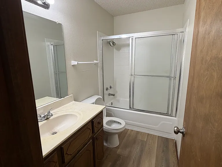 707 SE Chickasaw Ave — Photo 6