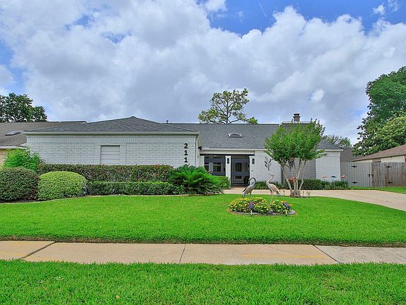 3rd image of 2110 Woodland Park Dr