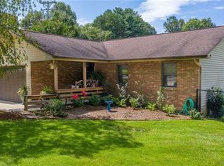 2 Lakewood Rd, Hendersonville, NC 28792