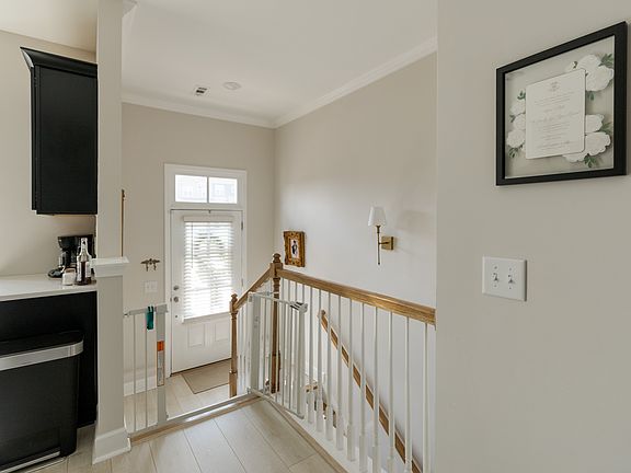 3rd image of 1744 Park Terrace Ln