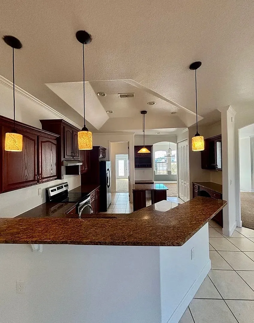 Coming Soon To Marion Oaks! Space, Comfort & Room To Make It Home — Photo 2