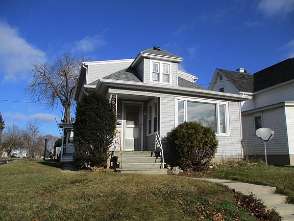 3rd image of 1622 Division St