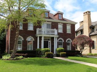 212 N Washington Ave, Park Ridge, IL 60068