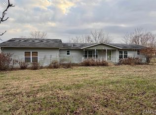 3040 Court Rd, New Baden, IL 62265