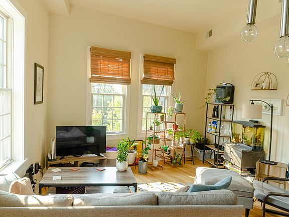 4th image of 473 Newark Ave #7