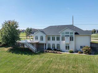 2182 Seippel Rd, Dubuque, IA 52002