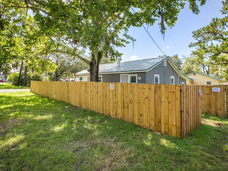 260 Vernis Ave — Photo 23