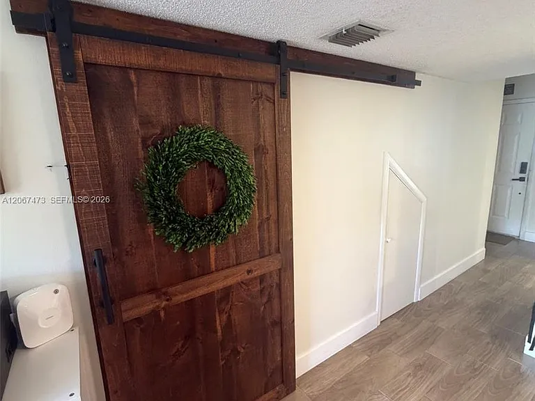 128 Riviera Cir #128 — Photo 8
