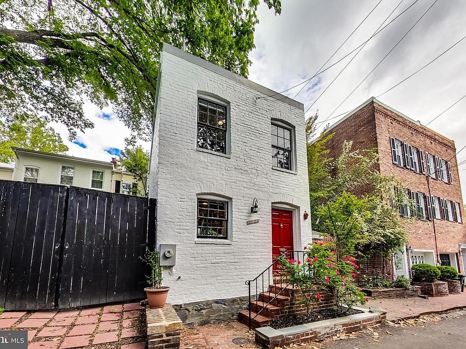 1st image of 2725 Poplar St NW