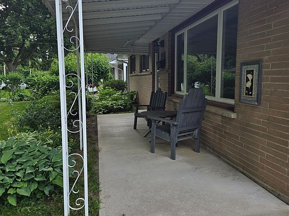 3rd image of 388 Griffith St