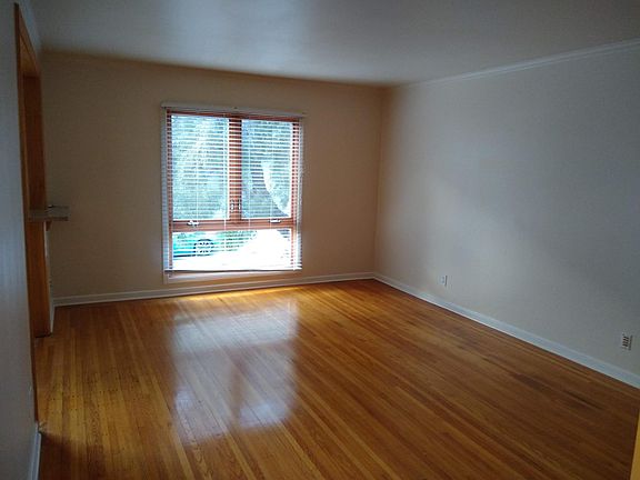 5th image of 619 Missouri St