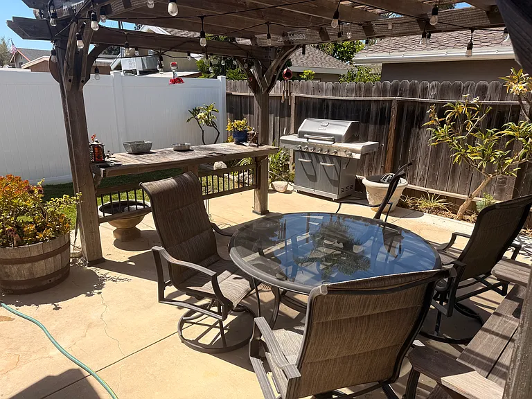 2235 Meyer Pl — Photo 15