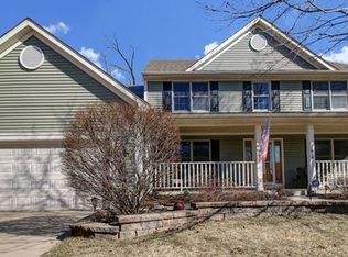 645 Wood Creek Dr, Antioch, IL