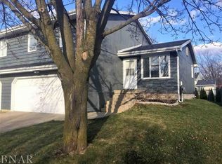 1303 Cadwell Dr, Bloomington, IL