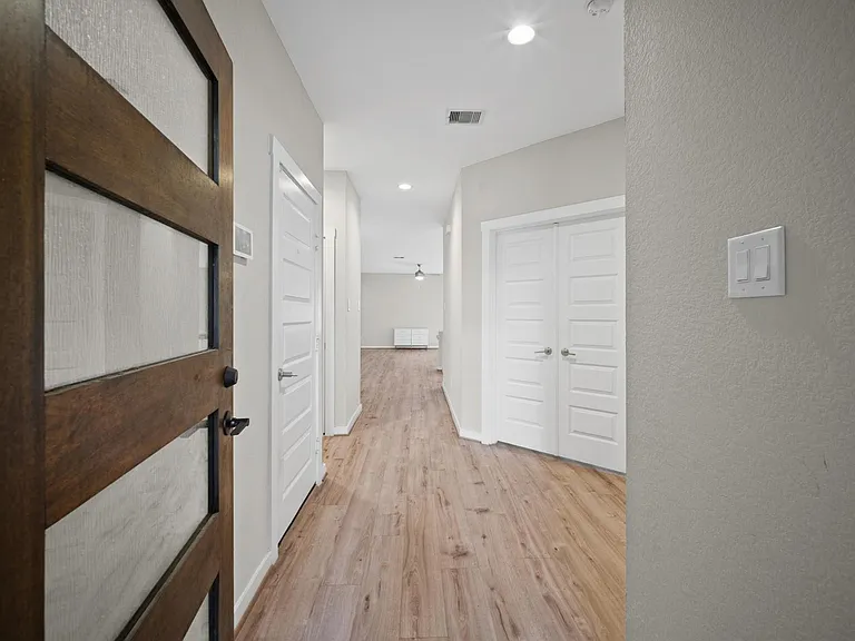 3042 Schultz Manor Ln — Photo 5