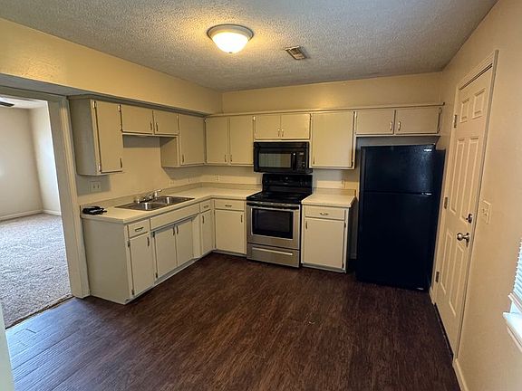 4th image of 619-625 E Bain St #619