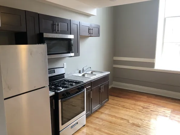 419-423 Brady St, Davenport, IA 52801