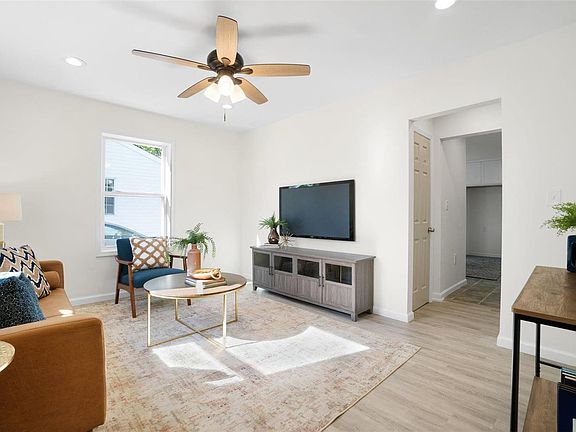 3rd image of 1133 Simmons Ave
