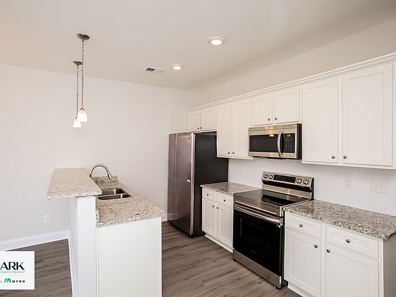 2nd image of 122 Sidney Walk Ln