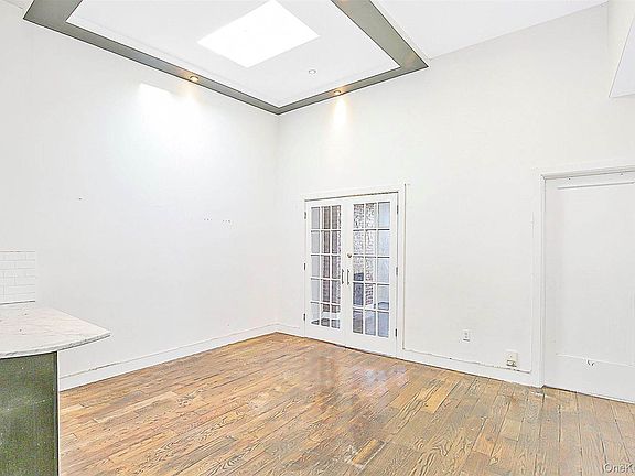 4th image of 99 Eldert St #3