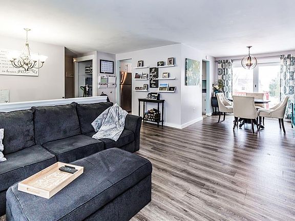 2nd image of 8724 Larchmont Dr