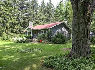 8985 Warren Woods Rd, Lakeside, MI 49116