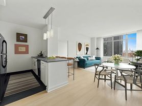 81 Fleet Pl