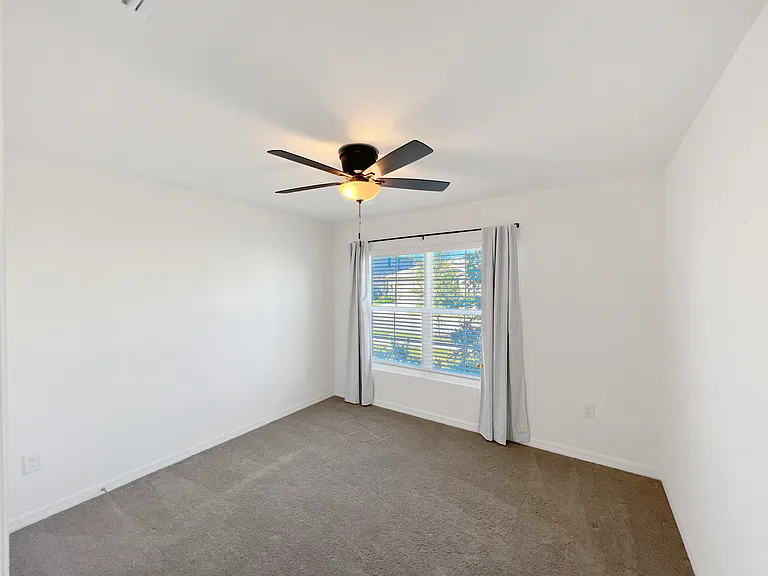 5563 SW 43rd Ct — Photo 10