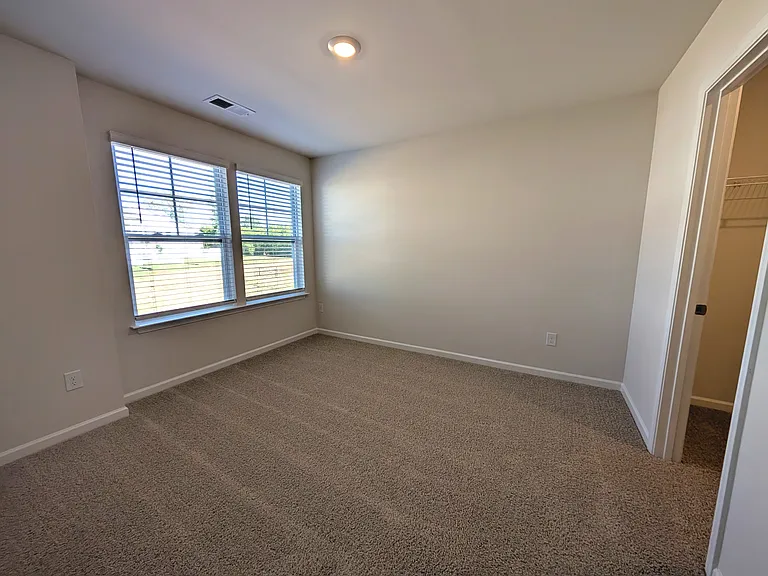 1664 Hallview Ct — Photo 13