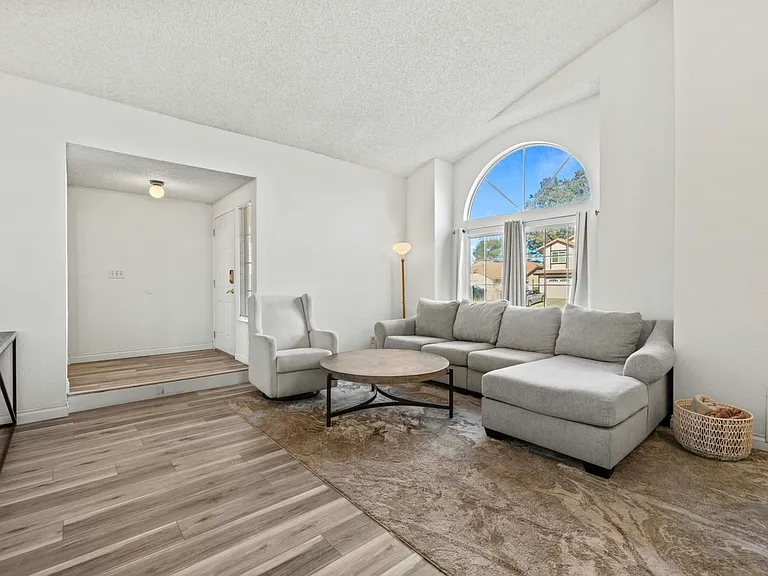 752 E Avenue J9 — Photo 33