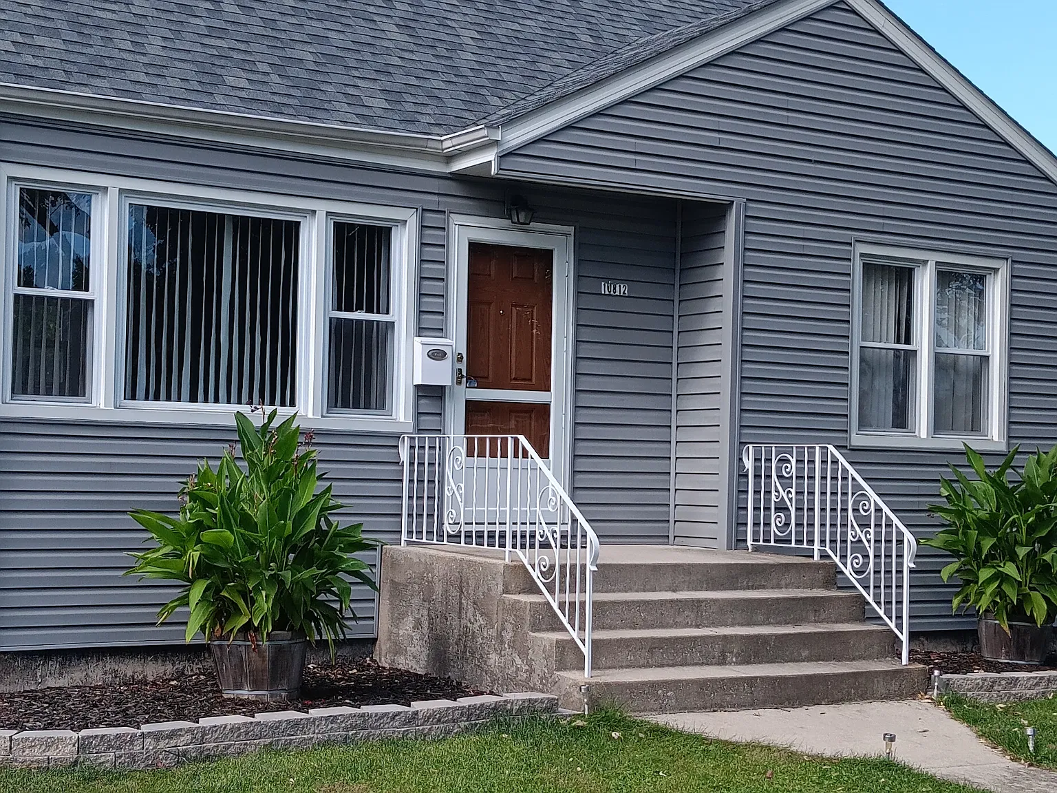 4 bed, 1200 sqft, $2,500 — Photo 2