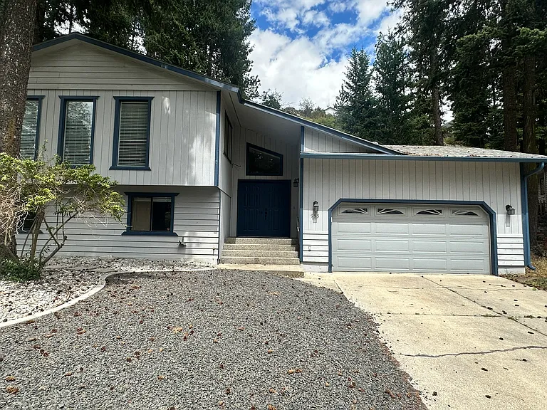 995 E Loch Maree Dr — Photo 1