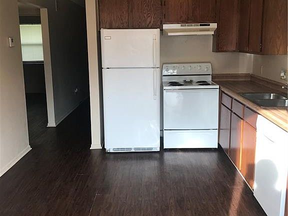 2nd image of 219 Brooke Lynn Dr APT 1