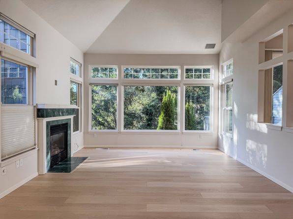 9819 NW Silver Ridge Loop