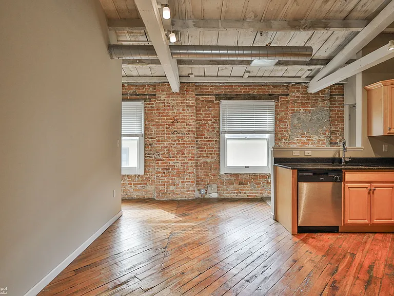 114 Front St #302 — Photo 4