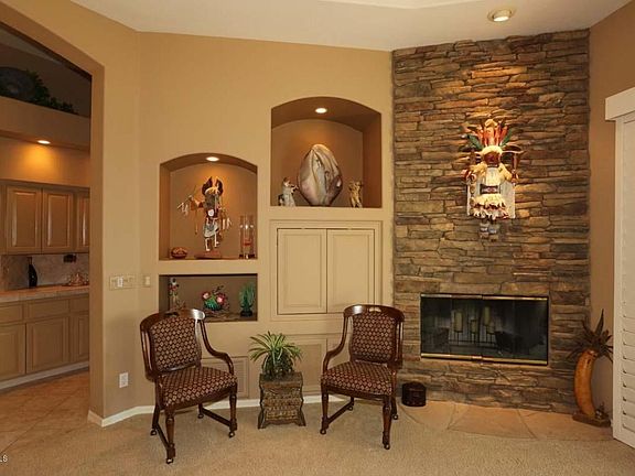 Living Room-Fireplace