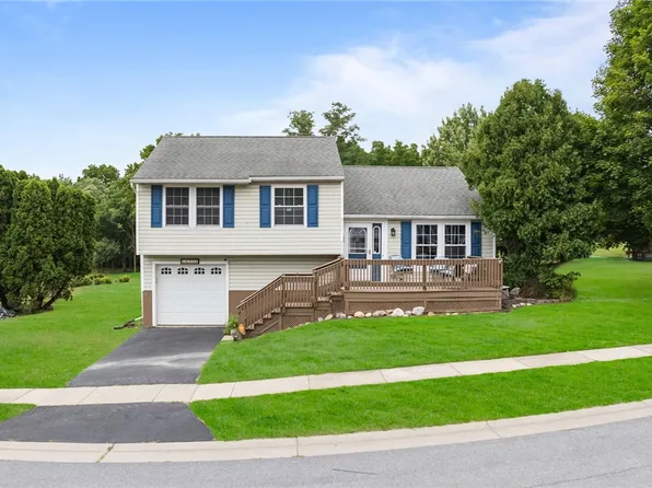 5738 Lake Hill Dr, Romulus, NY 14541