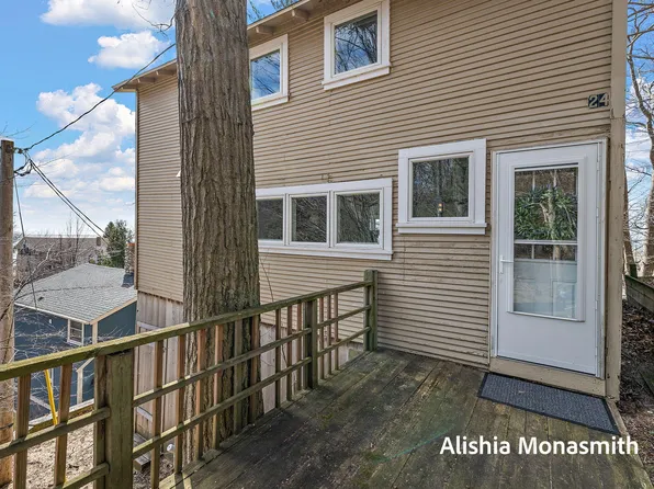 15058 Stickney Ridge Rd, Grand Haven, MI 49417