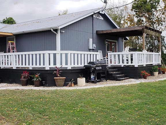2nd image of 8906 Cele Rd