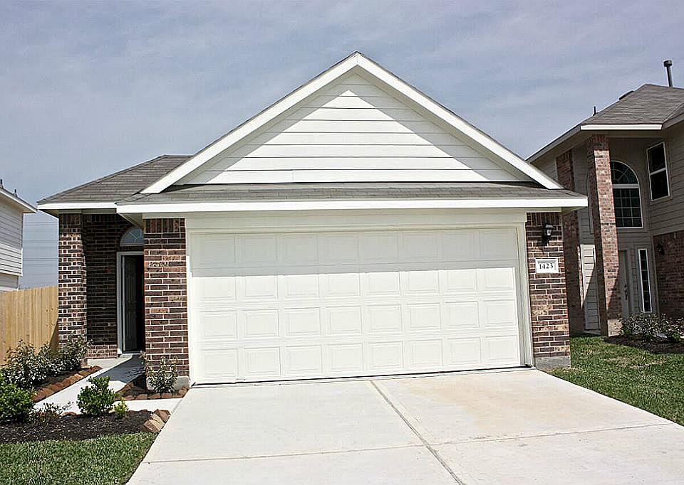 1st image of 16606 Norwich Hill Ln