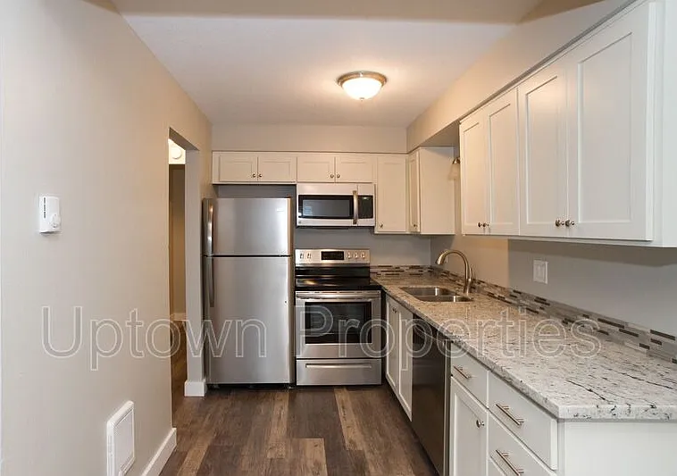 2602 NE Lombard St — Photo 17
