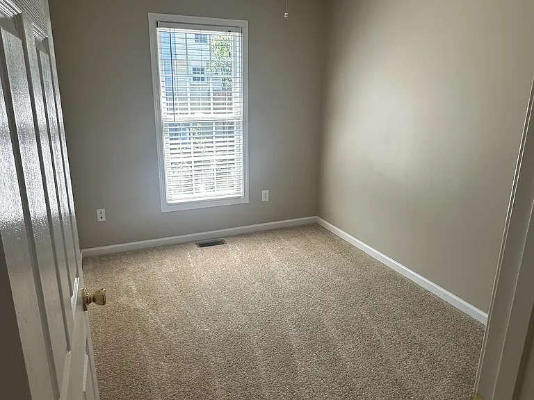 1057 Alexander Hamilton Ln — Photo 15
