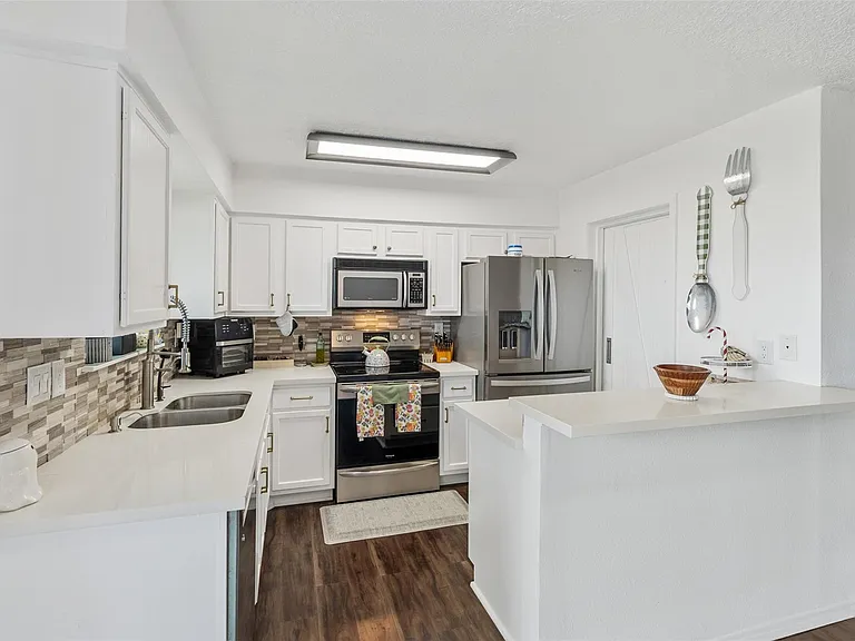 7600 Emmett F Lowry Expy #1102 — Photo 7
