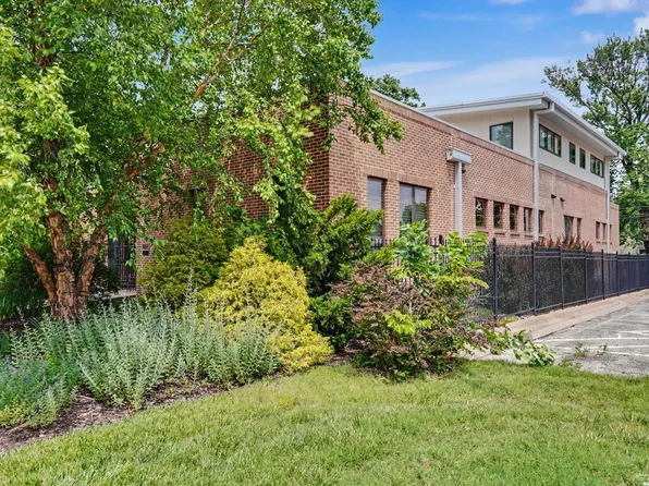 832 Ohio St, Lawrence, KS 66044