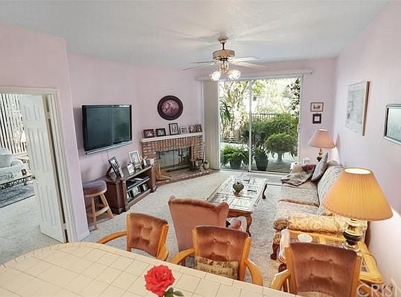 4th image of 24654 Brighton Dr Unit B