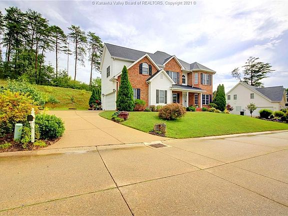 2nd image of 213 Southern Woods Dr