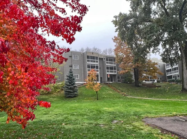 135 Viking Dr E APT 124, Little Canada, MN 55117