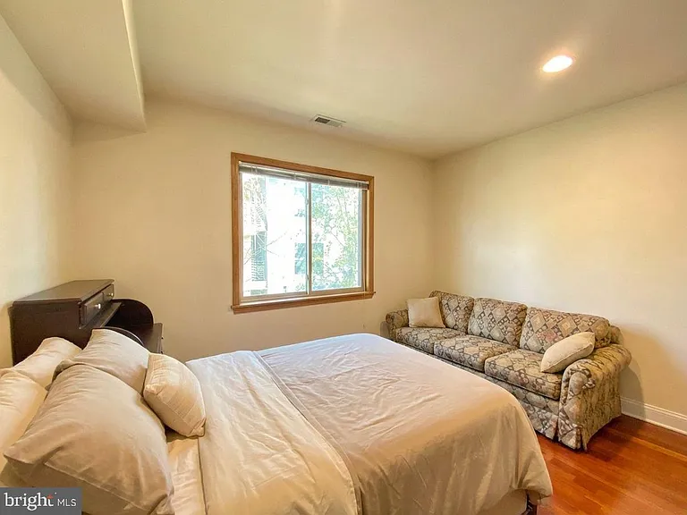 1417 N 17th St #3R — Photo 9