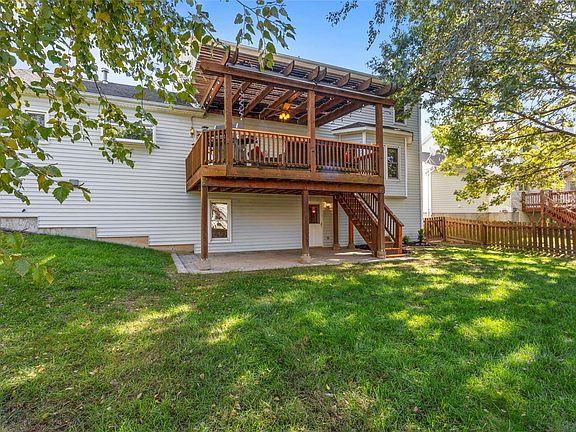 3rd image of 863 Mallard Woods Dr