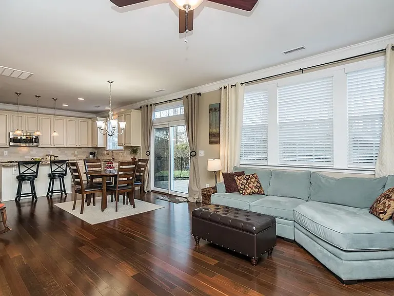 4012 Jockey Club Cir — Photo 8